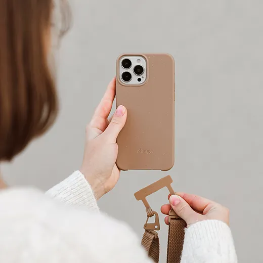 Еко-чохол з ремінцем Woodcessories Case with Strap Taupe Brown для iPhone 14 Pro