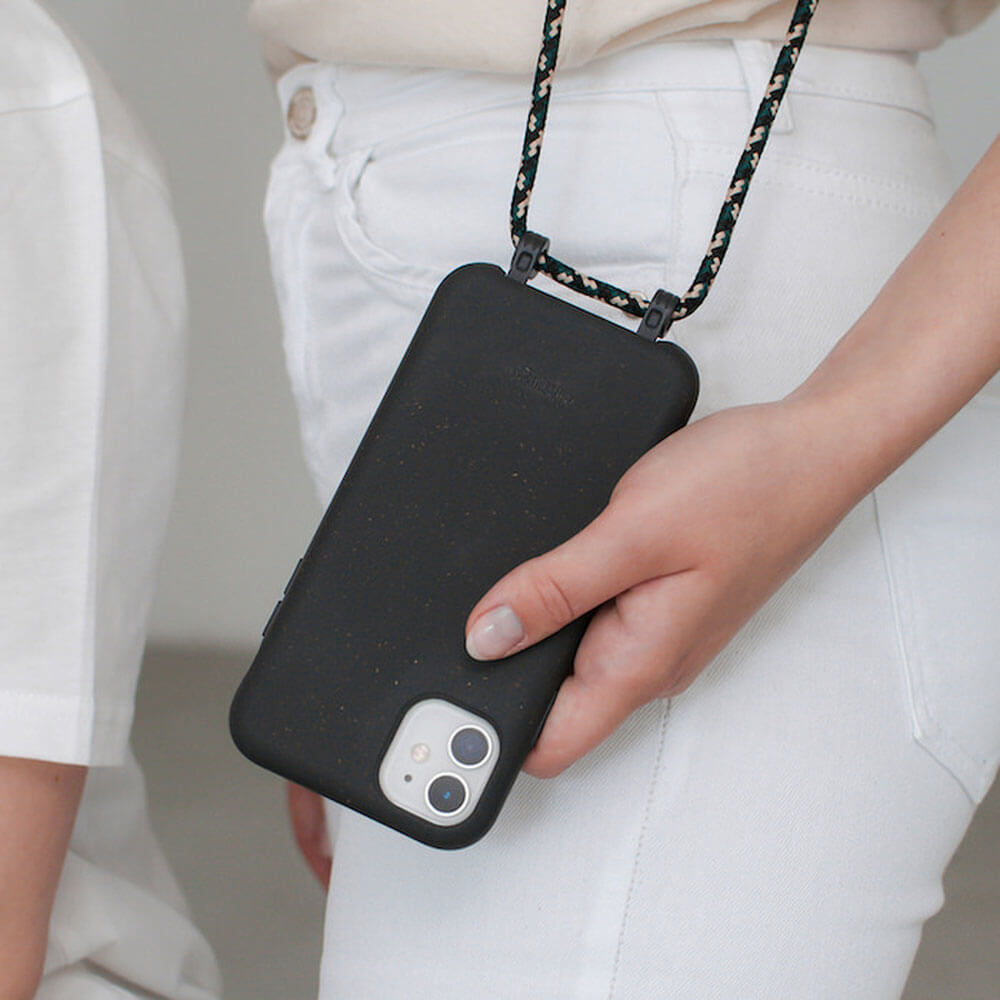 Минималистичный дизайн эко-чехла Woodcessories Crossbody Case Black для iPhone 13 Pro
