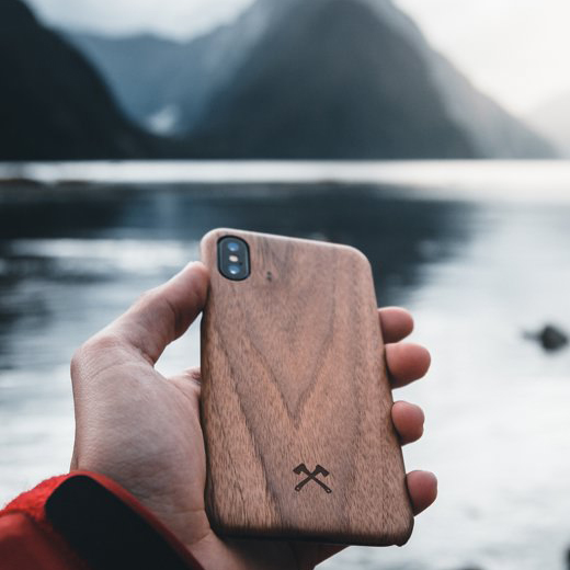 Чехол Woodcessories Ultra Slim Case Walnut для iPhone X/XS