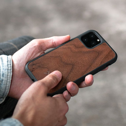 Противоударный чехол Woodcessories Wooden Bumper для iPhone 12 mini