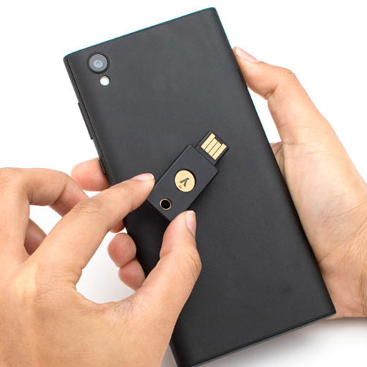 Купити електронний захисний ключ FIDO Yubico YubiKey 5 NFC в Києві, Україні