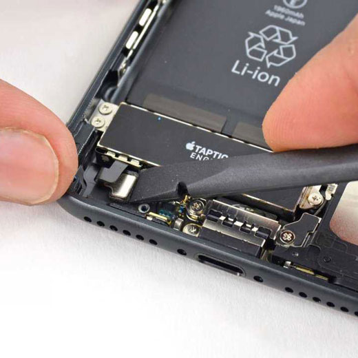 Замена виброзвонка iPhone 12 Pro