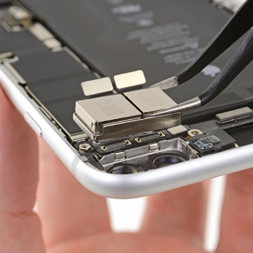 Замена задней камеры iPhone 8