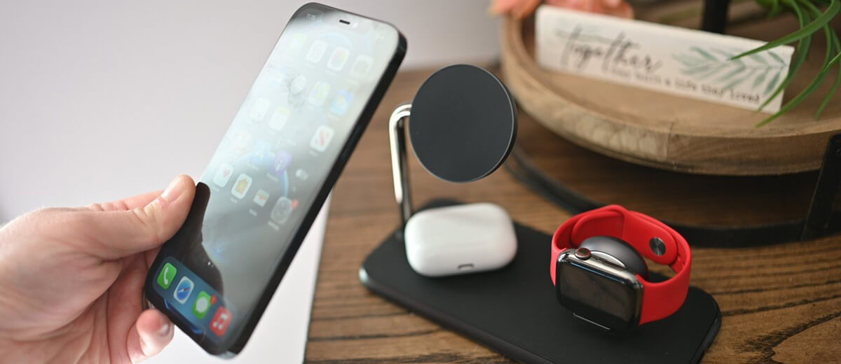 Док-станция Zens Magnetic + Watch Wireless Charger для iPhone | AirPods | Apple Watch имеет максимальную энергоемкость